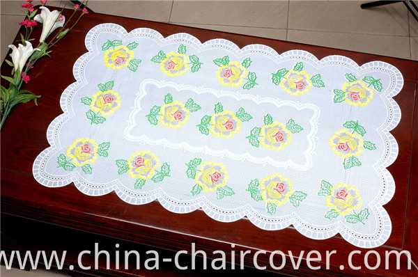 Vinyl PVC Lace Gold/Silver Placemat